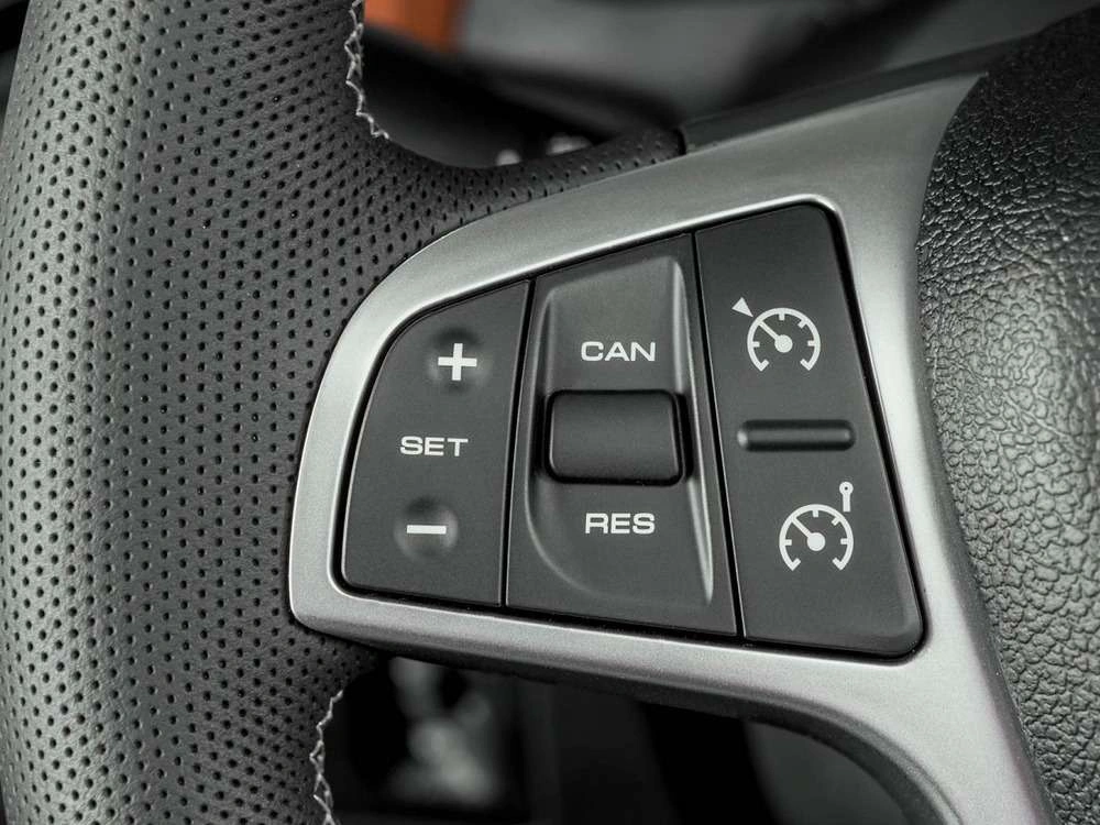 Lada Xray Cross - фото №13